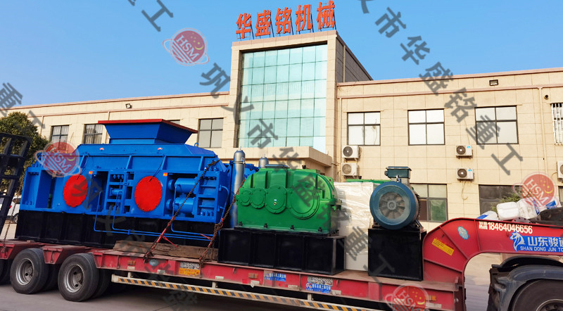 液壓巖石破碎機(jī)發(fā)貨現(xiàn)場(chǎng)